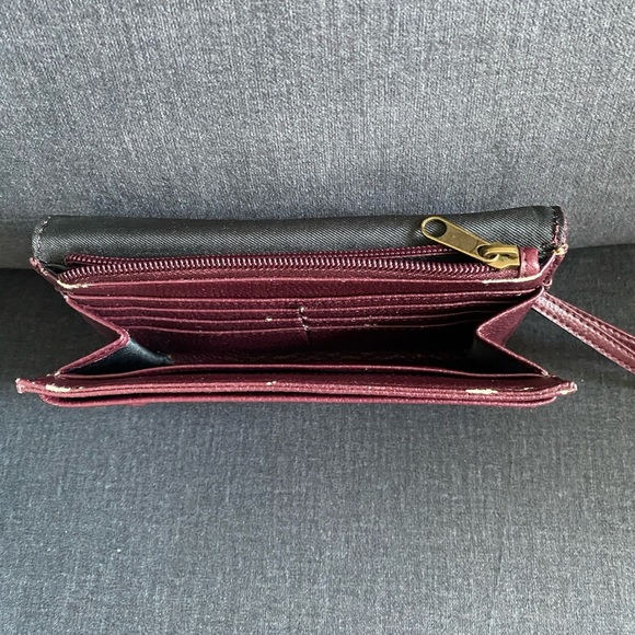 The Sak Pebbled Leather Wallet Wristlet Burgundy - Picture 2 of 10